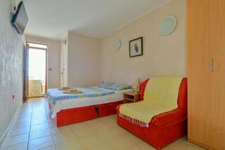 Гостевой дом Pataki Studios Петровац Номер-студио с видом на море-3